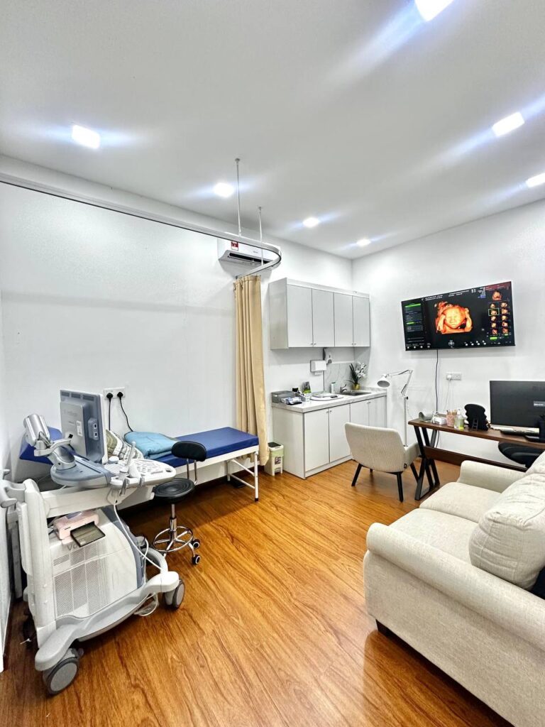 klinik-nilai-buka-buku-pink